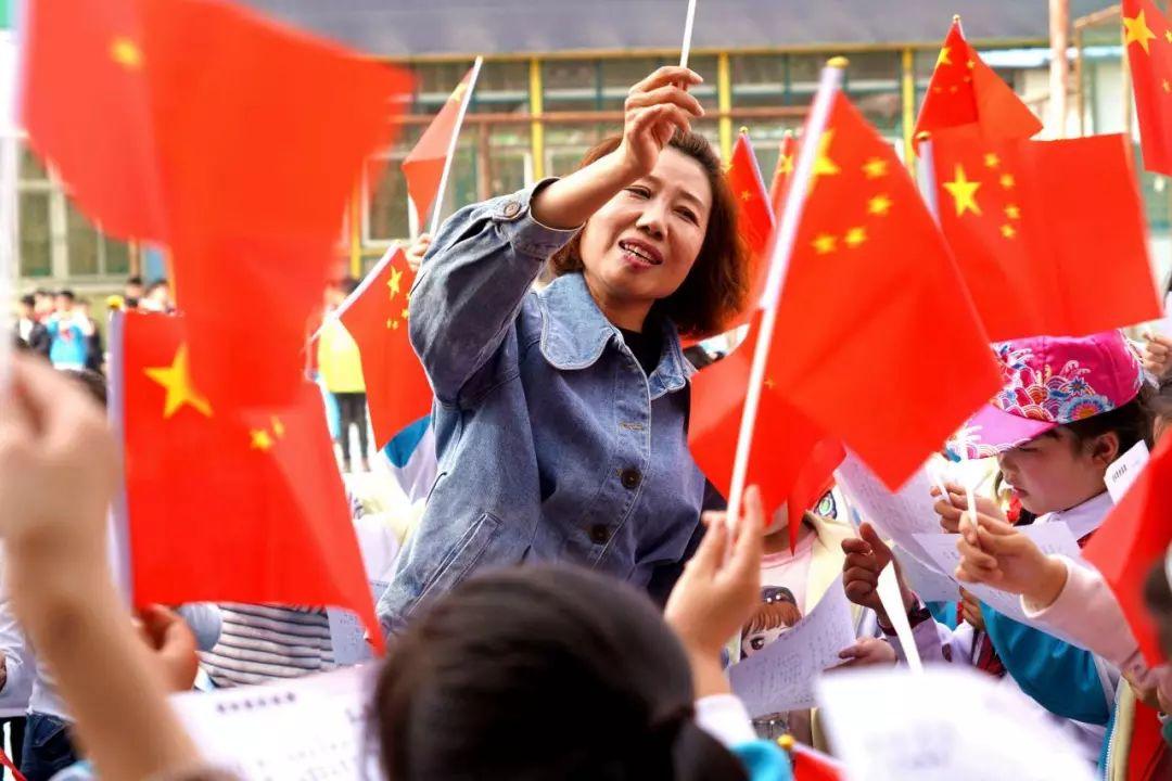 逃出上锁的现代房间2